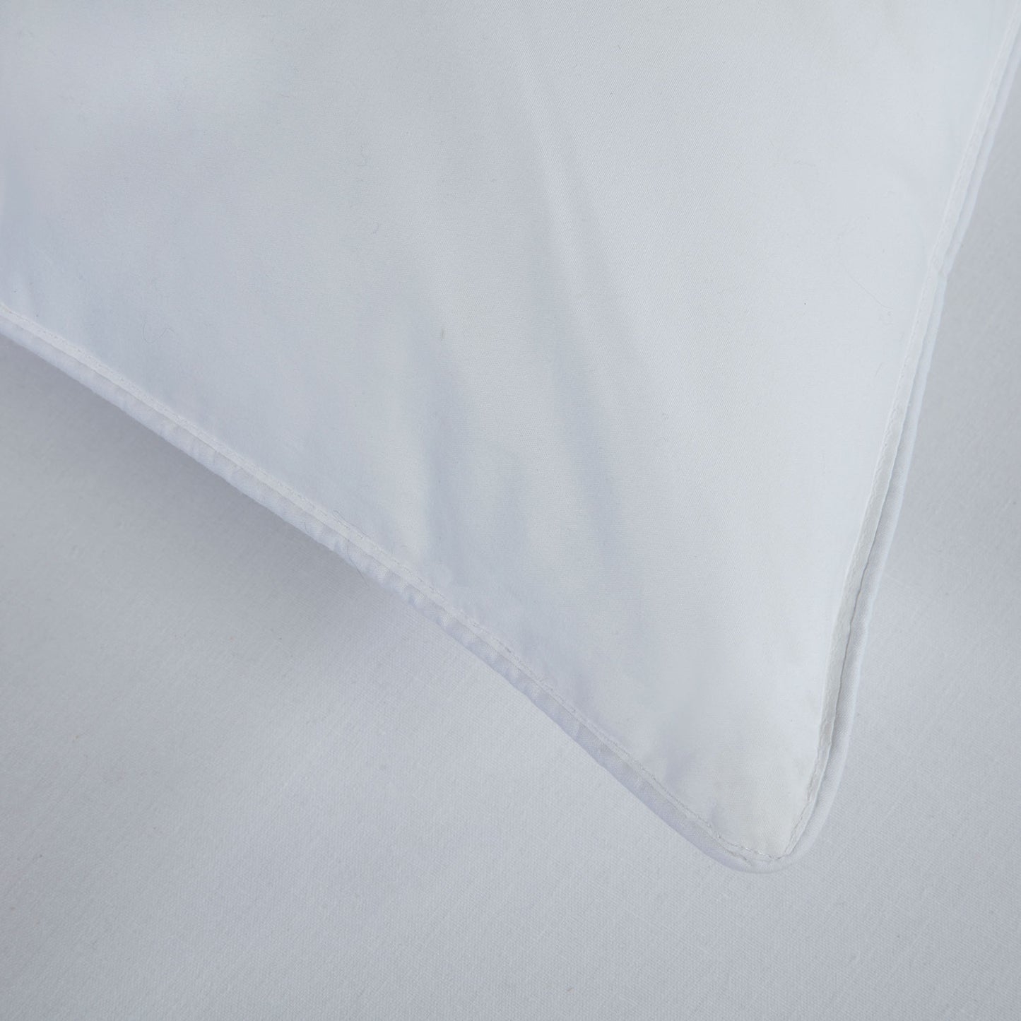 Luxury Feels Like Down Hotel Pillow (Medium)