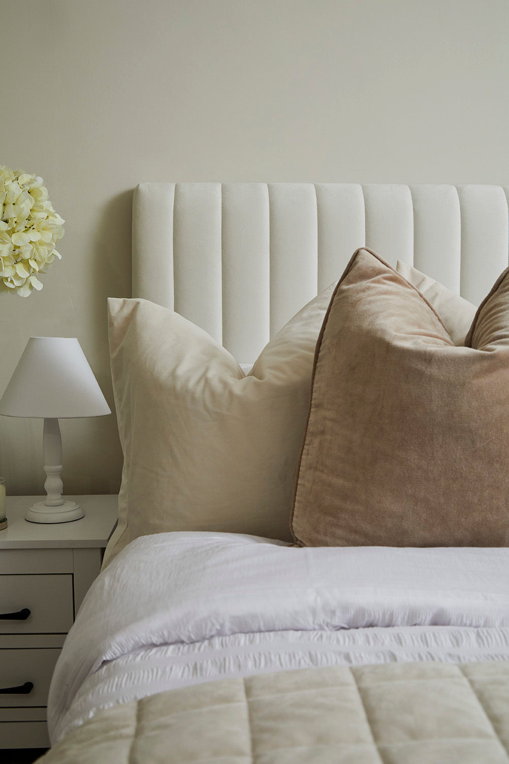 Huntington Ecru Fabric Bed